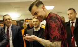 Cumhurbaşkanı Erdoğan'dan Galatasaray'a Tebrik Telefonu: Barış Alper Yılmaz'a 53 Numaralı Övgü