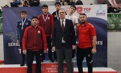 Kahramanmaraşlı Pehlivanlar Kocaeli'de Tarih Yazdı: 3 Madalya Birden!