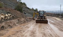 Kahramanmaraş Kırsalında Ulaşım Operasyonu: Büyükşehir Heyelanlı Yolları Açıyor