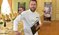 Şef Ömür Akkor Kimdir? Kariyeri, Kitapları ve Hayat Hikayesi