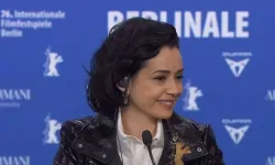 Berlin'de Özgü Namal'ı terletmeye çalışan gazeteci kim? Olay yaratan soru!