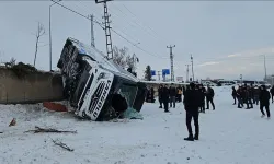 Ağrı Patnos’ta Yolcu Otobüsü Devrildi: Çok Sayıda Yaralı Var