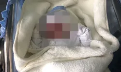 Dolmuşta doğum yaptı... Bebeğini ortada bırakıp öyle kaçtı!