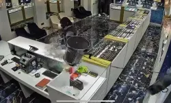 Kuyumcu soygunculara çay kazanı fırlattı! Konya'da film sahnelerini aratmayan soygun