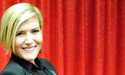 Özge Uzun Kimdir? Ünlü Sunucunun Kariyeri ve Biyografisi