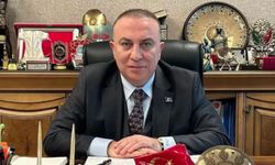 İzzet Ulvi Yönter Kimdir? Kariyeri, Eğitimi ve Siyasi Hayatı