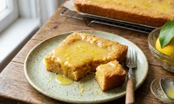 Klasik tariflerden sıkılanlara: En pratik ve yumuşak limonlu blondie nasıl yapılır?