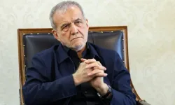 İran Cumhurbaşkanı Pezeşkiyan'dan Savaş Ekonomisi Çıkışı: Yapısal Reform Şart