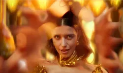 Beren Saat Honey Bee Şarkısı Hakkında Merak Edilenler: Sözleri ve Türkçe Anlamı