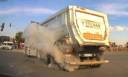 Kahramanmaraş'ta kamyon lastiği bomba gibi patladı! Havaya uçan lastik kamerada