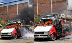Kahramanmaraş'ta park halindeki araç yanarak kül oldu