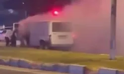 Kahramanmaraş'ta Park Halindeki Ticari Araçta Yangın Çıktı