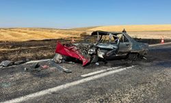 Afyonkarahisar’da Feci Kaza: Çarpışan Araçlardan Biri Alevlere Teslim Oldu