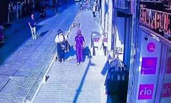 Fatih'te Turistlerin Cüzdanını Çalan İki Şüpheli Yakalandı