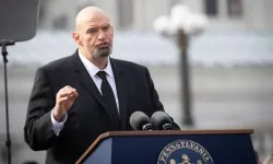 John Fetterman Kimdir? Sıra Dışı Tarzı ve Siyasi Kariyeri