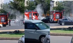 Kahramanmaraş'ta Korku Dolu Anlar: Otomobil Kavşakta Alevlere Teslim Oldu!