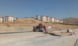 Yeşilyurt'taki Göçükte Toprak Altında Kalan 2 İşçi Can Verdi
