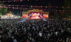 Kahramanmaraş Ağustos Fuarı Dedublüman Konseri Coşkusu KAFUM'u Salladı