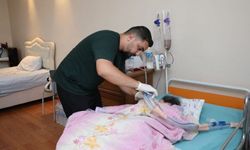 İşini bıraktı, 3 yıldır hayatını yatağa bağımlı annesine adadı