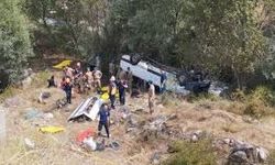 Suşehri Yolunda Minibüs Şarampole Devrildi: 4 Kişi Öldü