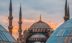 Kadınlar cuma namazı kılabilir mi? Cuma namazı kadınlara farz mı? Diyanet açıkladı