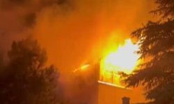 Kahramanmaraş'ta çatıda yakılan yemek ateşi yangına sebep oldu