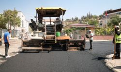 Büyükşehir, Dulkadiroğlu Ballıca’da Asfalt Mesaisini Durmaksızın Sürdürüyor