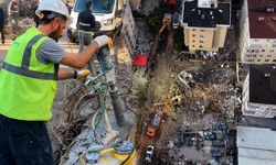 Maltepe'deki bina faciasının enkazından deniz kabukları çıktı