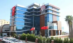 İzmir Bayraklı Belediyesi’ne operasyon: Eski Başkan Serdar Sandal hakkında gözaltı kararı