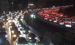 İBB Küçükçekmece Yol Çalışması E-5 Trafiğini Kilitledi