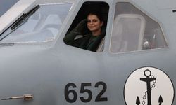 Türk Deniz Kuvvetleri’nin İlk Kadın Uçak Pilotu Oldu