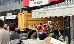 Pendik'te Hafriyat Kamyonu Eczaneye Girdi: Çok Sayıda Yaralı