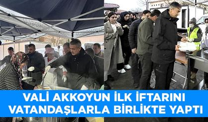 Vali Akkoyun İlk İftarını Vatandaşlarla Birlikte Yaptı