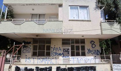 Mahalleli taciz zanlısının evini sprey boyalarla boyayıp ifşa etti