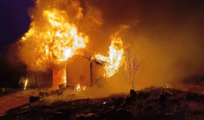 Kahramanmaraş Elbistan'da Depo Yangını: Büyük Maddi Hasar