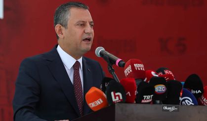 Özel'den Van Mitinginde Tarihi Çağrı: "Kürt Sorununu İnkar Edenlerden Olmadık, Barış İçin Buradayız!"