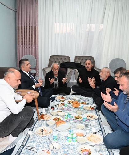 Başkan Karaca'dan 105 yaşındaki Rukiye nineye anlamlı ziyaret