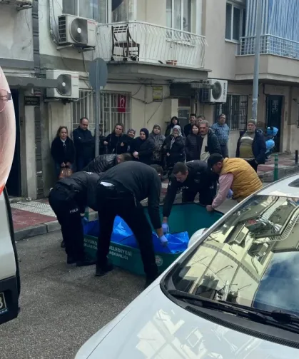 Manisa'da 83 Yaşındaki Koca Uyuyan Eşini Öldürdü