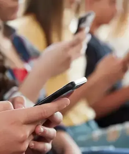 Dijital dünyada yeni dönem: 16 yaş altına sosyal medya girişi resmen kapatıldı!