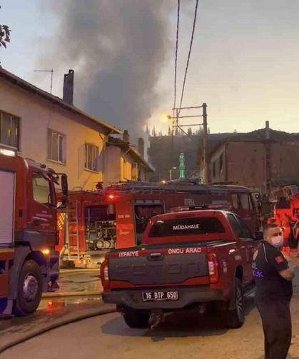 Bursa'da Ev Yangını Can Aldı! 30 Yaşındaki Genç Hayatını Kaybetti