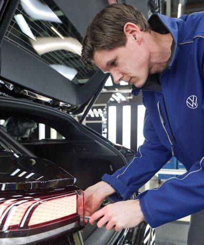 Otomotivde Tarihi Deprem: Volkswagen 100 Bin Çalışanı İşten Çıkarmaya Hazırlanıyor!