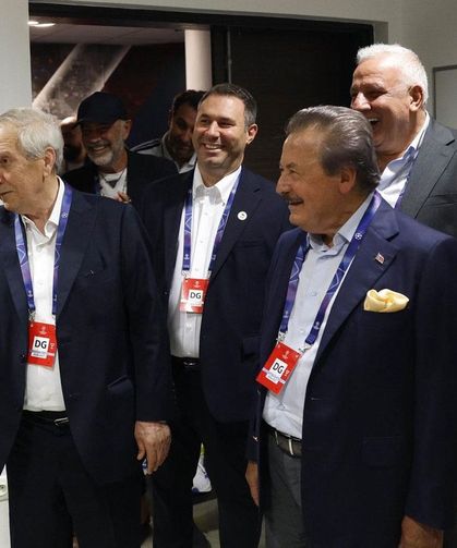 Lyon zaferi sonrası Aziz Yıldırım soyunma odasına indi: Fenerbahçe'ye prim müjdesi