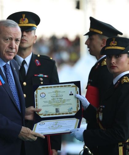 Cumhurbaşkanı Erdoğan'dan Mezuniyet Töreninde Kritik Mesajlar