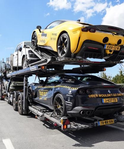 Milyon Dolarlık Süper Otomobiller Bodrum’dan Dönüşe Geçti