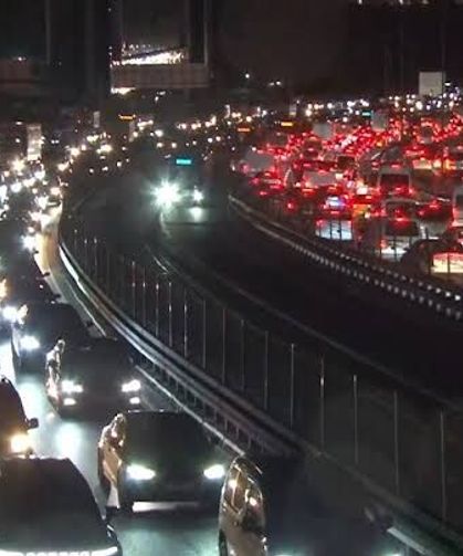 İBB Küçükçekmece Yol Çalışması E-5 Trafiğini Kilitledi