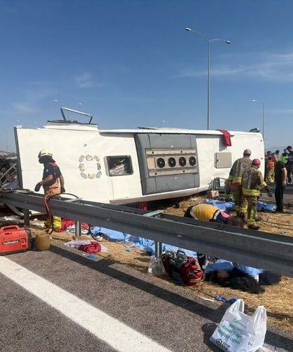 Manisa Akhisar Otoyolunda Feci Kaza: 11 Ölü, 26 Yaralı