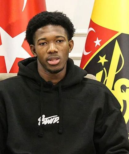 İstanbul'dan Şampiyonlar Ligi'ne: Diarra'nın Başarı Öyküsü
