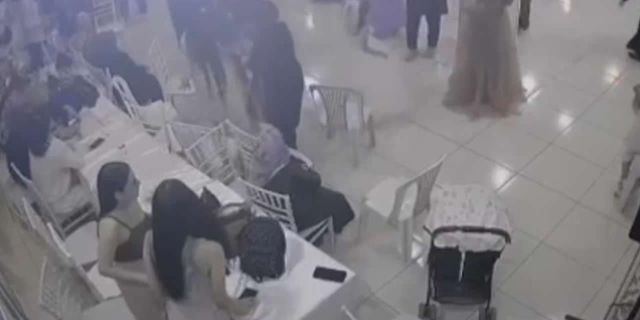Yeşilyurt depremi: Elbistan'da nişan töreninde vatandaşlar panikledi