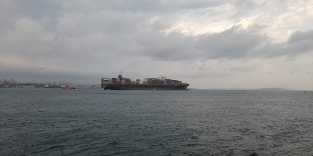 Rusya'nın Anlaşmadan Çekilmesine Rağmen İlk Ticari Gemi İstanbul Boğazı'nda Hareket Ediyor