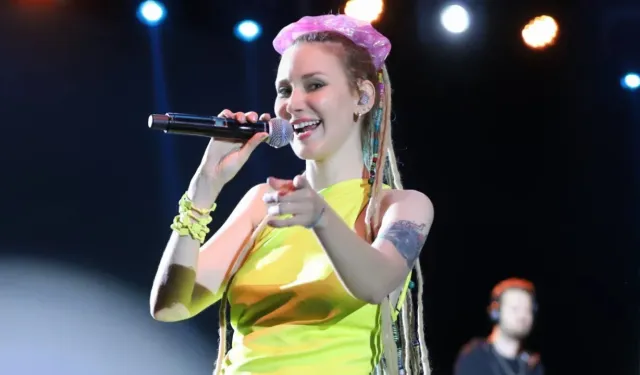 Sandıklı'da ünlü şarkıcının konseri LGBT destek nedeniyle iptal edildi